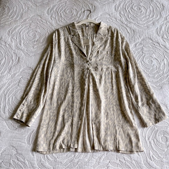 NWT - Free People Beatrice Top in Silver Combo - Picture 4 of 12